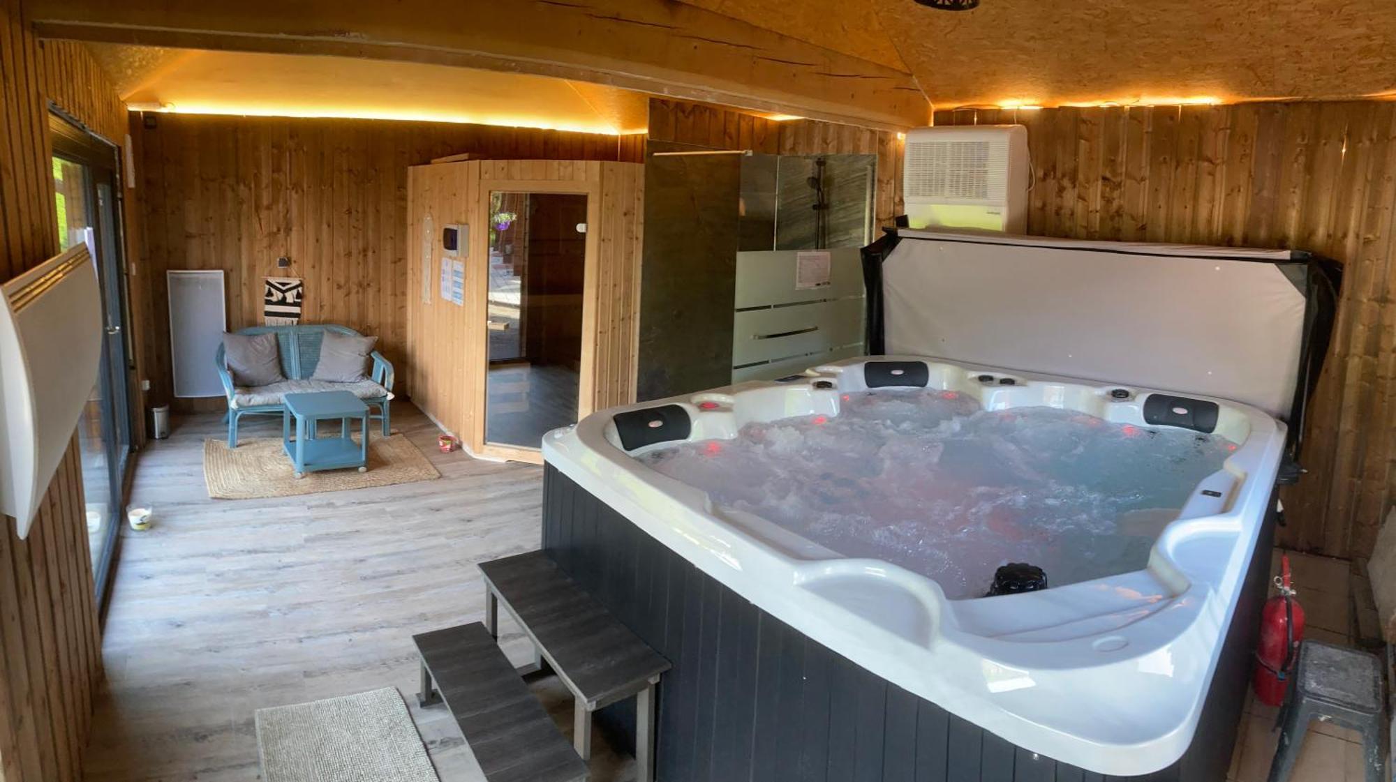 Chalet La Calougeotte, Jardin, Spa Et Sauna Prives Le Ménil Exteriér fotografie